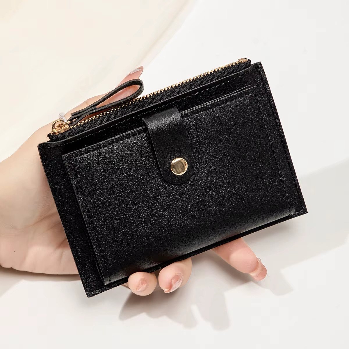 Free gift: Minimalist Leather Mini Wallet